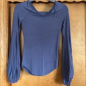 NEVER WORN FREE PEOPLE balloon sleeve tee